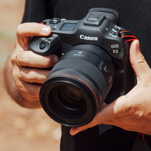 Canon công bố firmware mới cho R3, R5 và R6